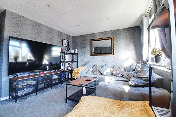 1 Bedroom Flat To Rent In Ashes Road, Oldbury, B69