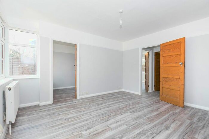 2 Bedroom Maisonette To Rent In Barnard Gardens, New Malden, KT3