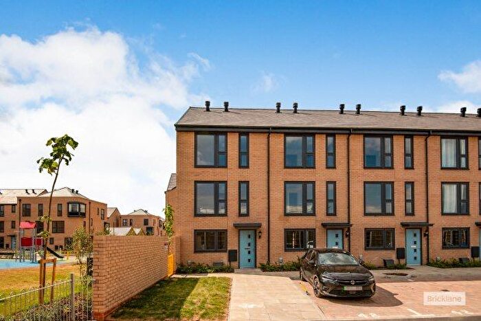 3 Bedroom Property To Rent In Portside View, Chatham, ME4