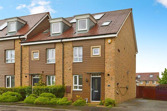 4 Bedroom End Of Terrace House For Sale In Twiselton Heath, Wolverton, Milton Keynes, MK12