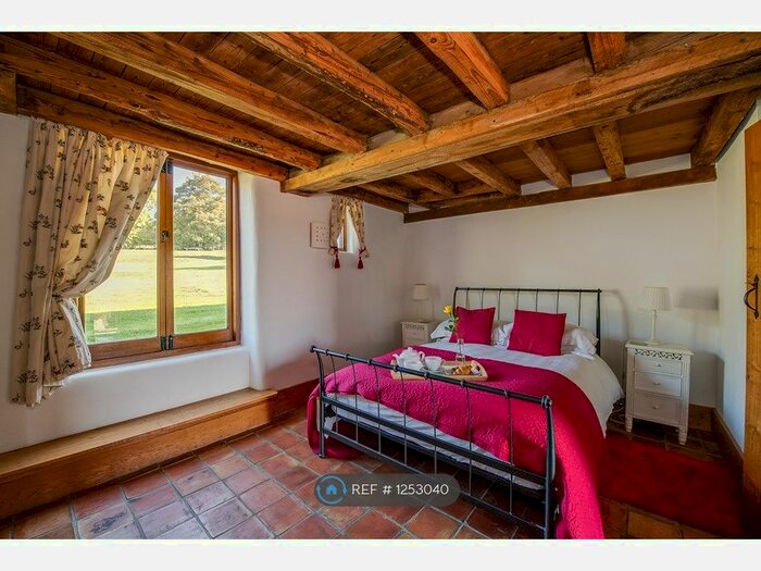 1 Bedroom Terraced House To Rent In The Old Barns, Hampshire SO20