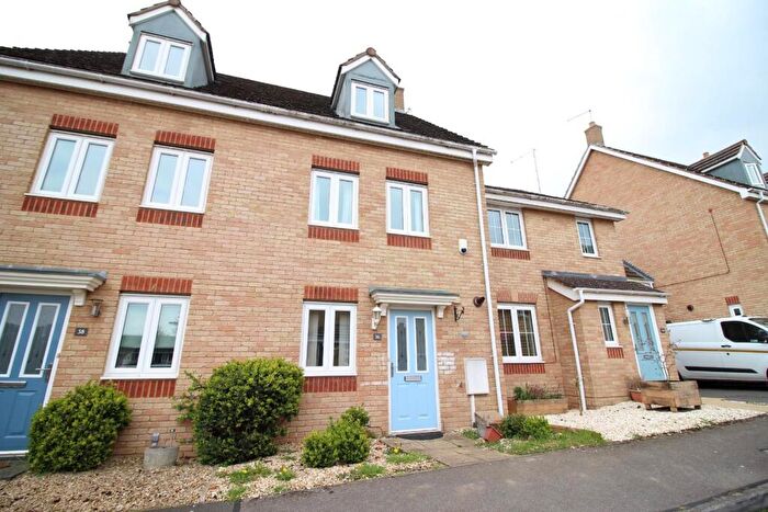 4 Bedroom Town House To Rent In Regency Court, Rushden, Northamptonshire, NN10