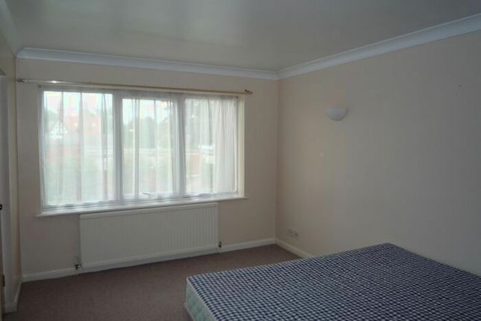 2 Bedroom Flat To Rent In Edmonton, London, N18