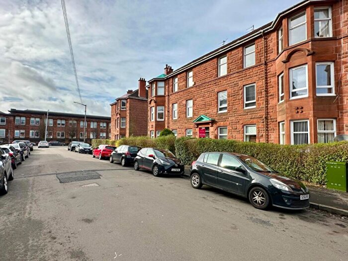 3 Bedroom Flat To Rent In Bertram Street, Shawlands, Glasgow, G41