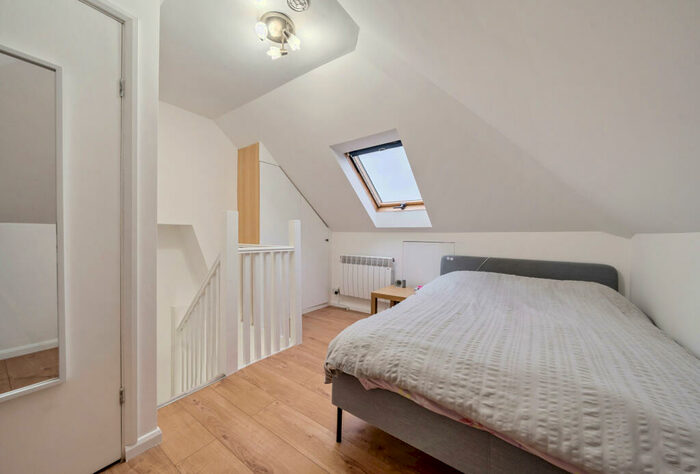 2 Bedroom Apartment For Sale In Vancouver Road, Edgware, Middlesex, HA8