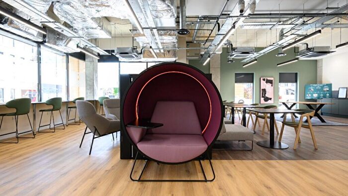 1 Bedroom Apartment To Rent In Queensway, Southampton, Hampshire, SO14