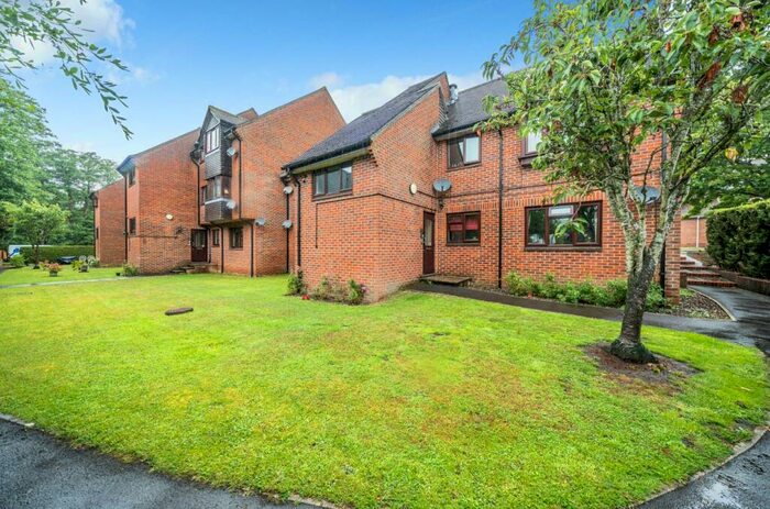 2 Bedroom Flat To Rent In Sutherlands Way, South Millers Dale, Chandler's Ford, SO53