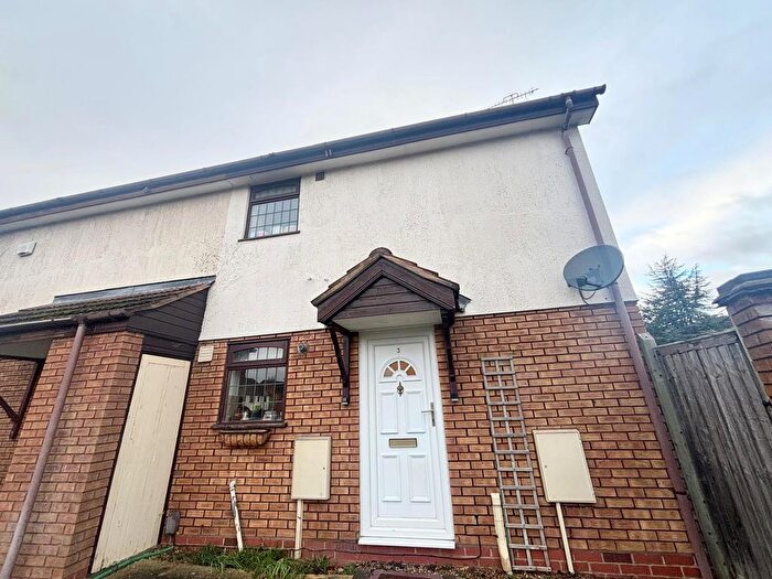 2 Bedroom Terraced House To Rent In Wavytree Close, Warwick, CV34