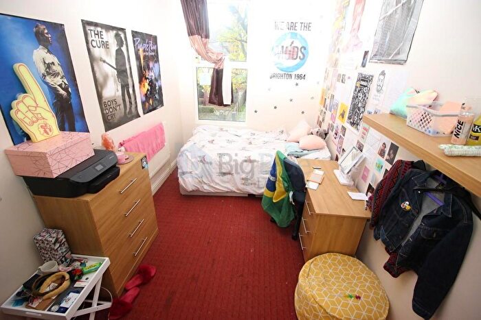 9 Bedroom House To Rent In Cardigan Road, Leeds, LS6