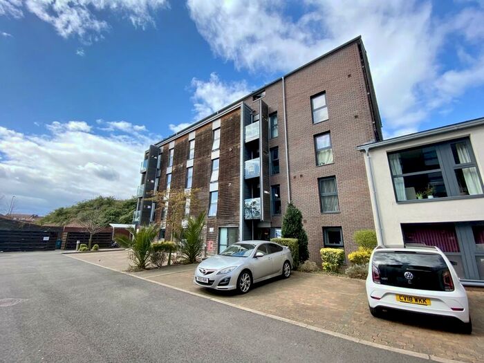 2 Bedroom Maisonette To Rent In Harbourside, Great Western House, BS1