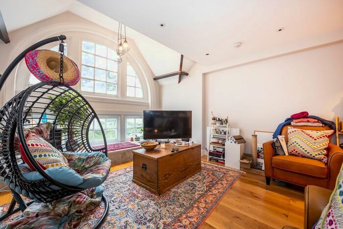 2 Bedroom Flat To Rent In Coombe Road, Norbiton, Kingston Upon Thames, KT2