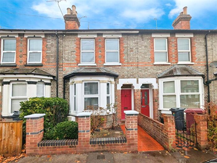 3 Bedroom Terraced House For Sale In De Montfort Road, Reading, Berkshire, RG1