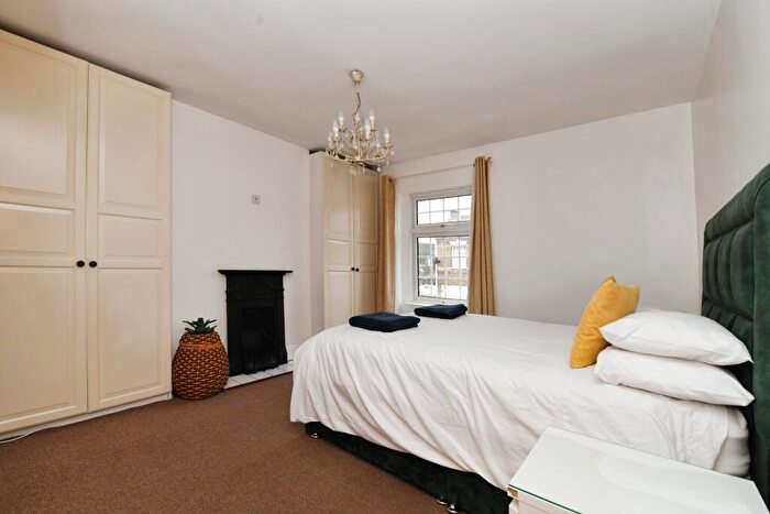 3 Bedroom Terraced House For Sale In Tower Hill, Brentwood, Essex, CM14