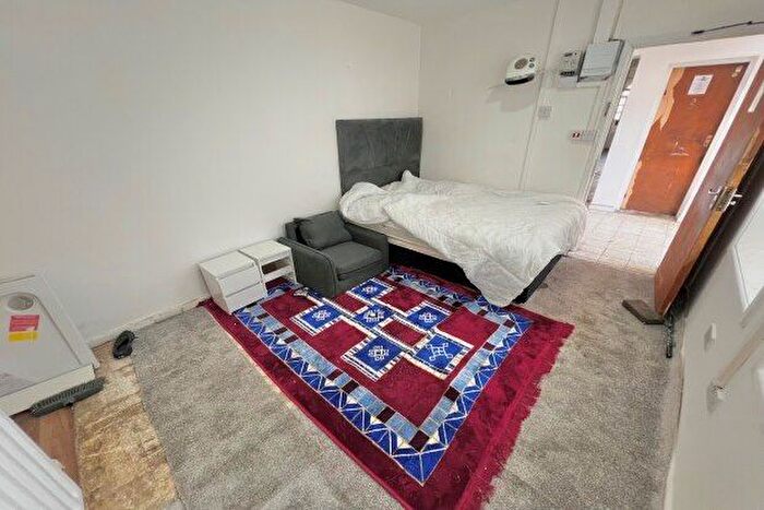 Studio To Rent In Walsall Road, Wednesbury, WS10