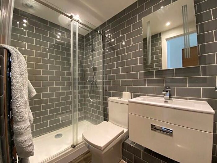 2 Bedroom Apartment To Rent In Pebble Lane, Aylesbury, HP20