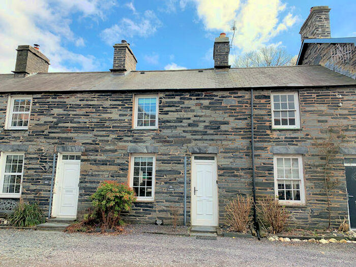 2 Bedroom Cottage For Sale In Cudfan A Tan Y Bryn Street, LL36