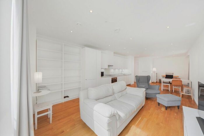 3 Bedroom Flat To Rent In Napa Close, London, E20