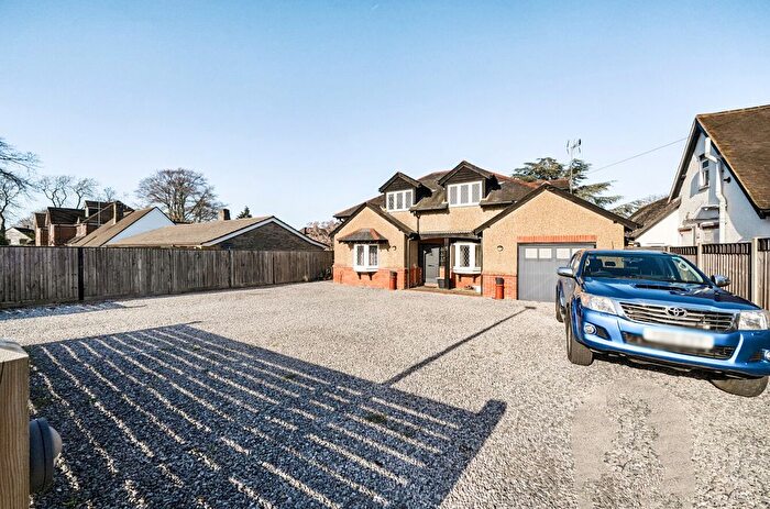 4 Bedroom Bungalow For Sale In Armour Hill, Tilehurst, Reading, RG31