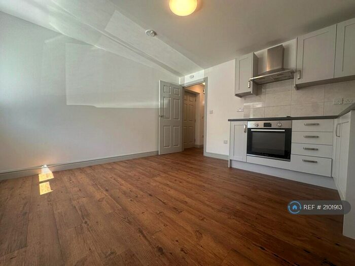 1 Bedroom Flat To Rent In Cattell Road, Warwick, CV34