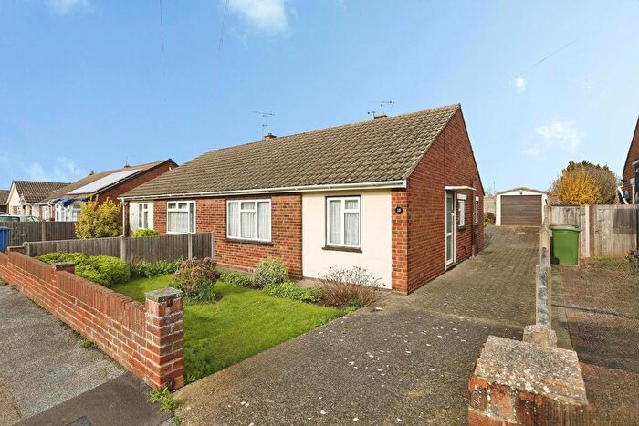 2 Bedroom Bungalow For Sale In Gadby Road, Sittingbourne, Kent, ME10