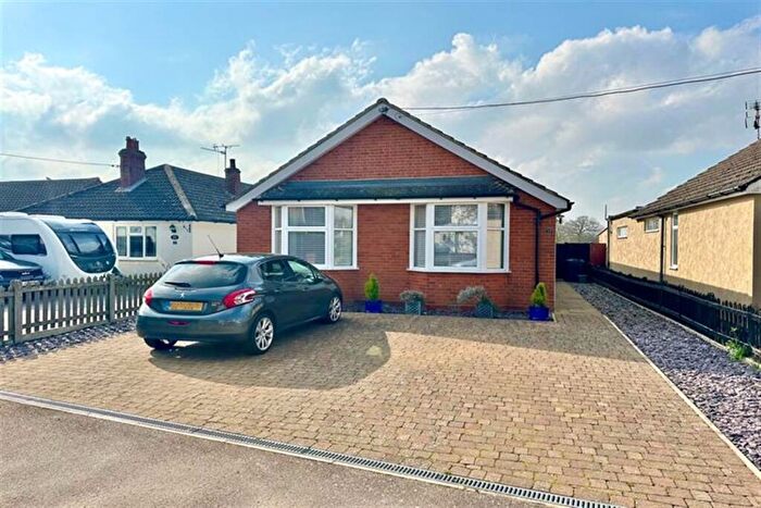 3 Bedroom Detached Bungalow For Sale In Lyons Hall Road, Braintree, CM7