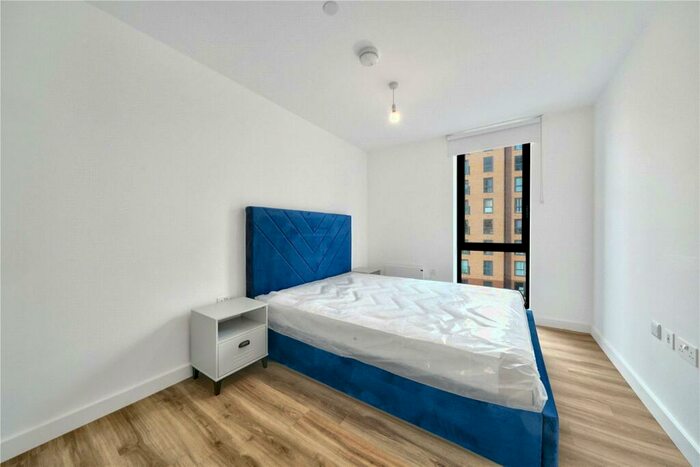 2 Bedroom Apartment To Rent In Calibra Court, Kimpton Road, Luton, LU2