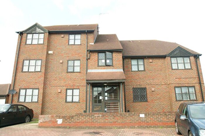 1 Bedroom Flat To Rent In Raleigh Close, Cippenham, SL1