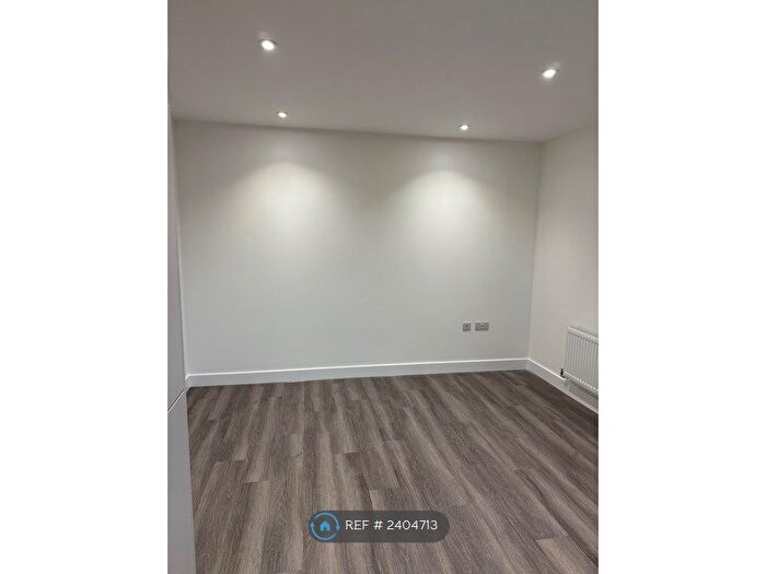 3 Bedroom Semi-Detached House To Rent In Kent, Kent, ME3