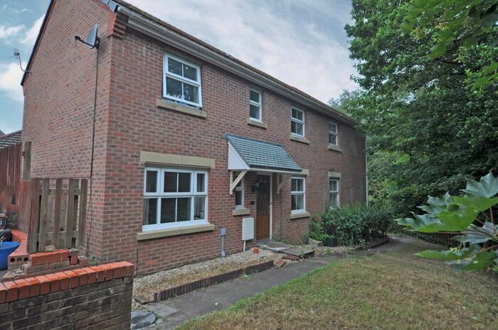 3 Bedroom Semi-Detached House To Rent In Semi-Detched, Cwm Braenar, Blackwood, NP12