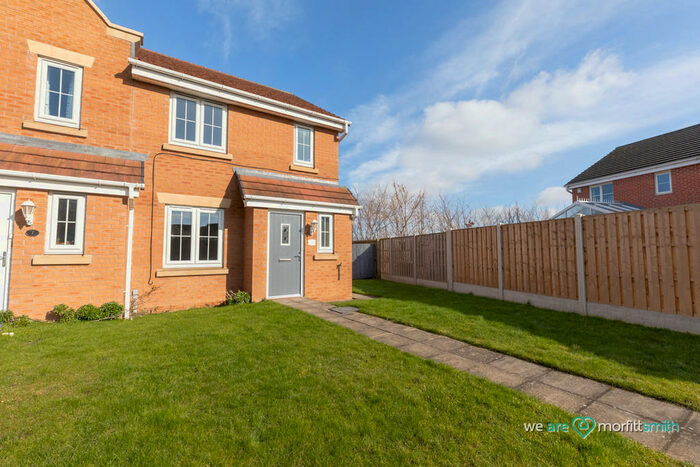 3 Bedroom Town House To Rent In Doveholes Drive, Handsworth, S13