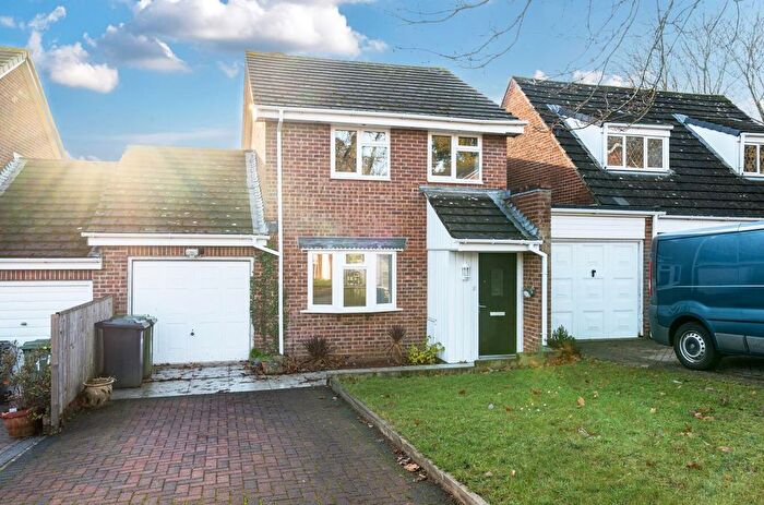3 Bedroom Link Detached House For Sale In Chilham Close, Eastleigh, SO50