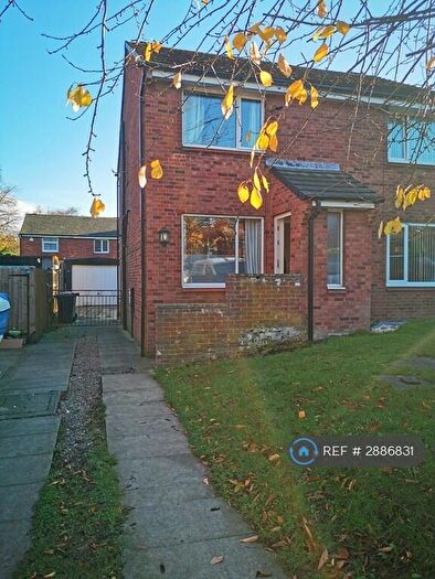2 Bedroom Semi Detached House To Rent In Ledbury Green, Leeds, LS10