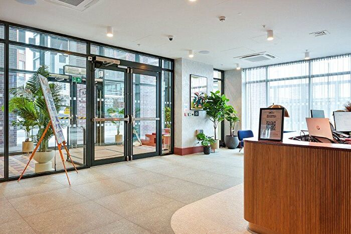 1 Bedroom Flat To Rent In Uncle Leeds, Whitehall, LS12