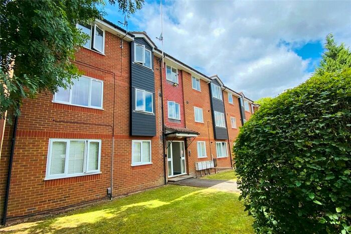 1 Bedroom Flat To Rent In Rosefield Road, Staines-Upon-Thames, Surrey, TW18
