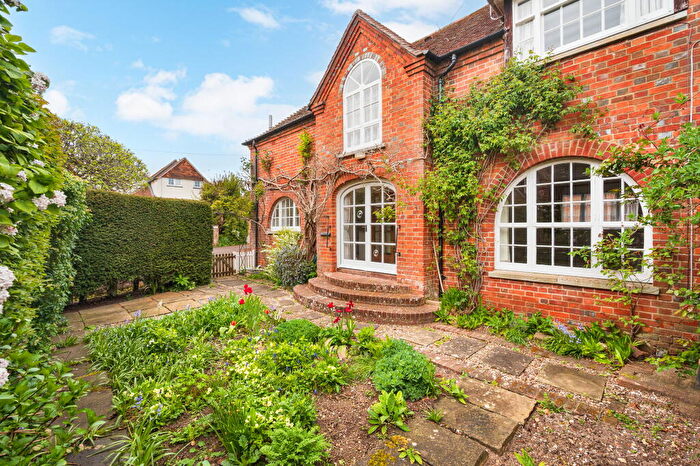 2 Bedroom Detached House To Rent In Speen Lane, Newbury, RG14