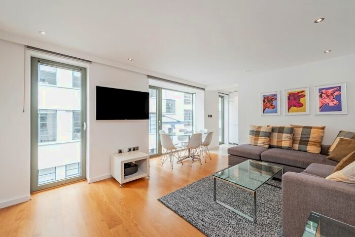 2 Bedroom Flat To Rent In North Mews, London, WC1N