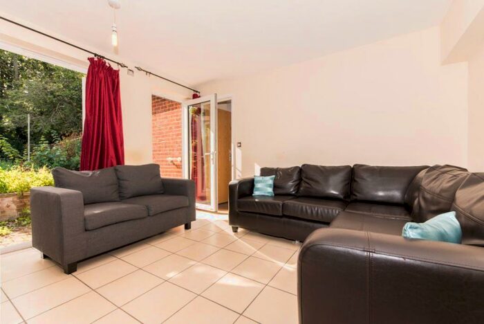 6 Bedroom House To Rent In Shipman Avenue, Canterbury, CT2