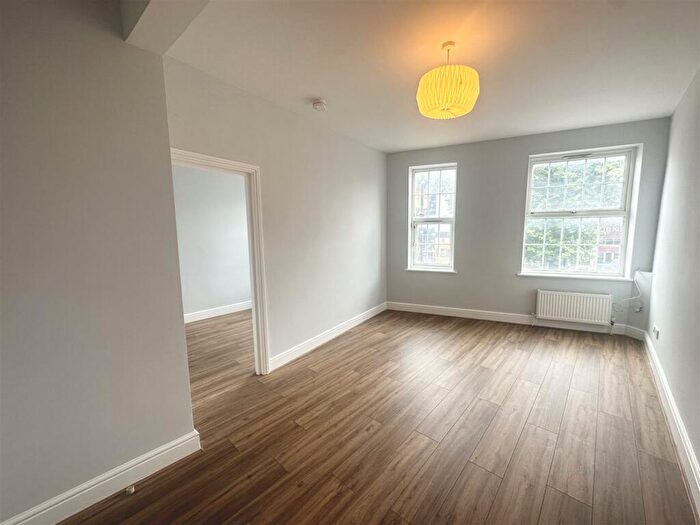 2 Bedroom Apartment To Rent In The Broadway, High Road, Wood Green, N22