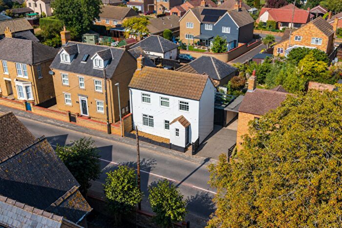 3 Bedroom Detached House For Sale In High Street, Earith, Huntingdon, Cambridgeshire, PE28