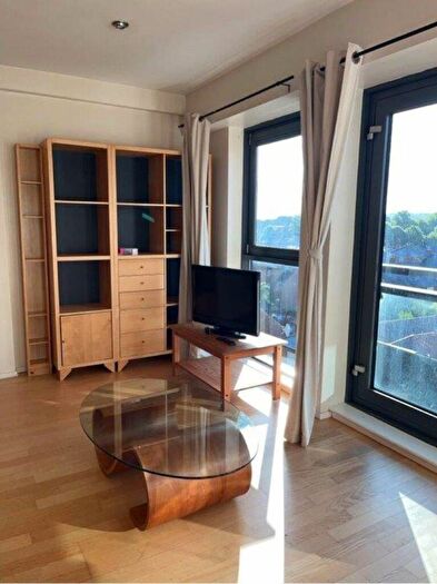 2 Bedroom Flat To Rent In Westside Apartments Ref -, CT2