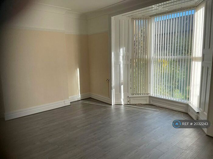 1 Bedroom Flat To Rent In Brynmill Crescent, Swansea, SA2