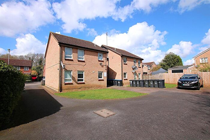1 Bedroom Flat For Sale In Studio Apartment, Downwood Close, NN3