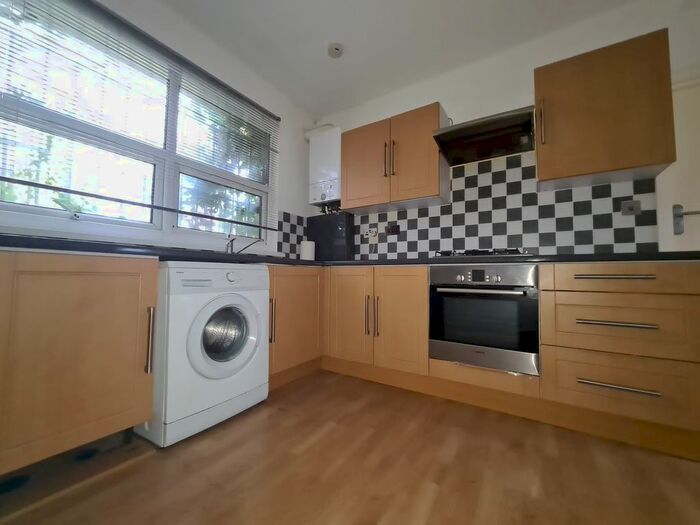 1 Bedroom Flat To Rent In Church Lane, Leytonstone E11