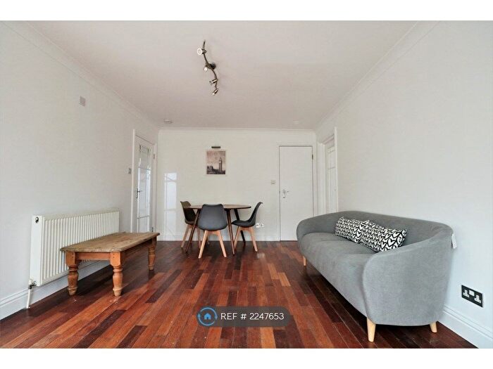 2 Bedroom Flat To Rent In Elm Green, London, W3