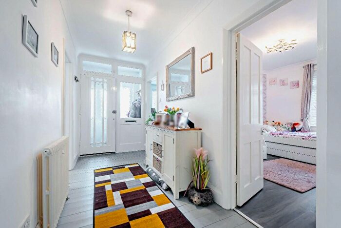 2 Bedroom Detached Bungalow For Sale In Lansdowne Road, Littlehampton, West Sussex, BN17