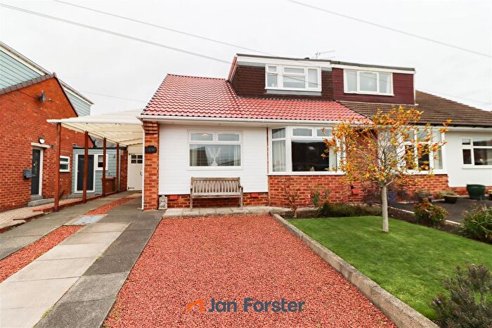 3 Bedroom Terraced Bungalow For Sale In Chantry Drive, Wideopen, Newcastle Upon Tyne, NE13