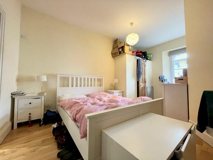 2 Bedroom Apartment To Rent In Percival Court, Percival Road, BS8