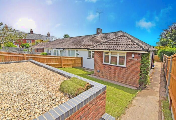 2 Bedroom Bungalow To Rent In Dene Close, Ropley, Alresford, SO24