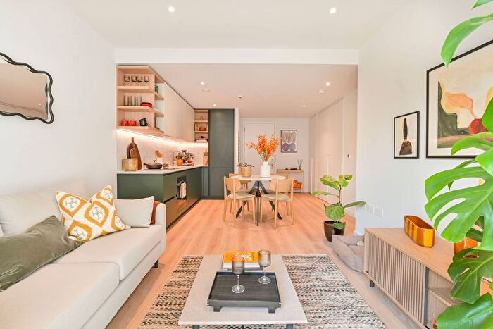 2 Bedroom Flat To Rent In The Maple, Brent Cross, London, NW2