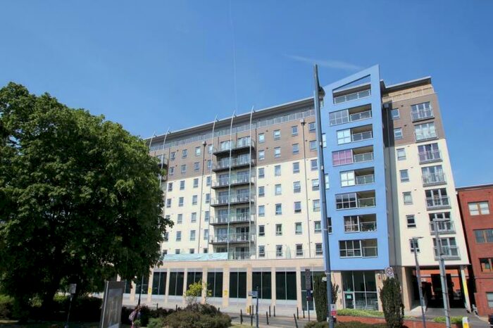 2 Bedroom Apartment To Rent In Woking, GU21